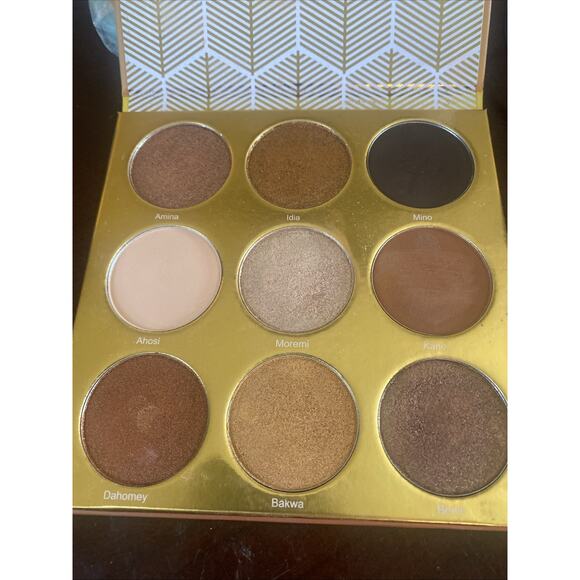 The Warrior - Juvia's Place Vibrant Eyeshadow Palette Richly Pigmented - Picture 2 of 3